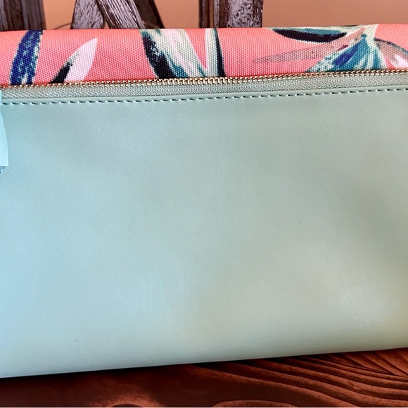 NWT Rachel Pally foldable faux leather clutch. - tropical fabric pink/mint green - Picture 4 of 10